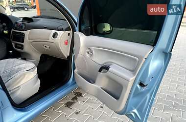 Хэтчбек Citroen C3 2002 в 