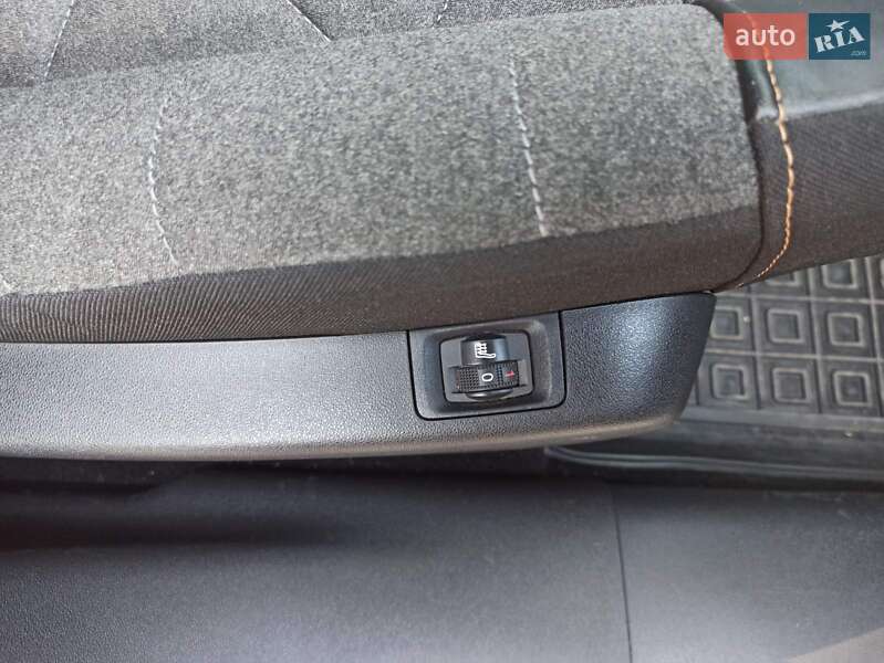 Хетчбек Citroen C3 2019 в Ромнах