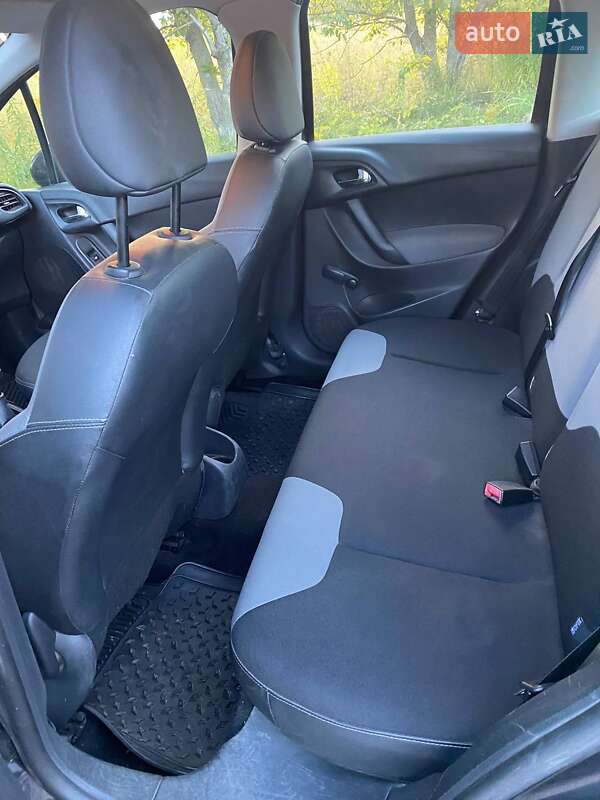 Хэтчбек Citroen C3 2011 в Вишневом