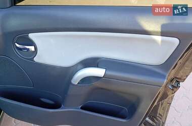 Хэтчбек Citroen C3 2005 в 