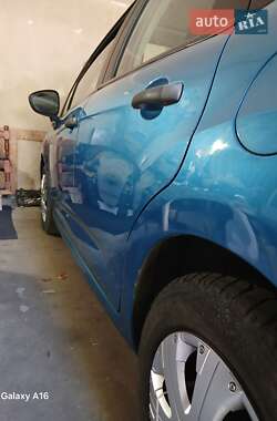 Хэтчбек Citroen C3 2010 в 