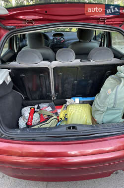 Хэтчбек Citroen C3 2005 в 