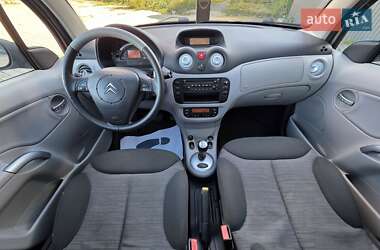 Хэтчбек Citroen C3 2005 в 