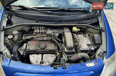 Хэтчбек Citroen C3 2006 в 