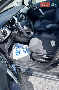 Хэтчбек Citroen C3 2012 в 