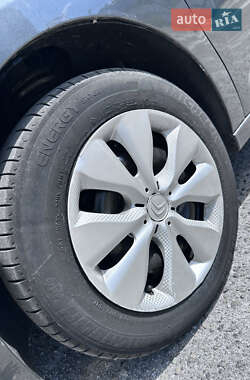 Хэтчбек Citroen C3 2012 в 
