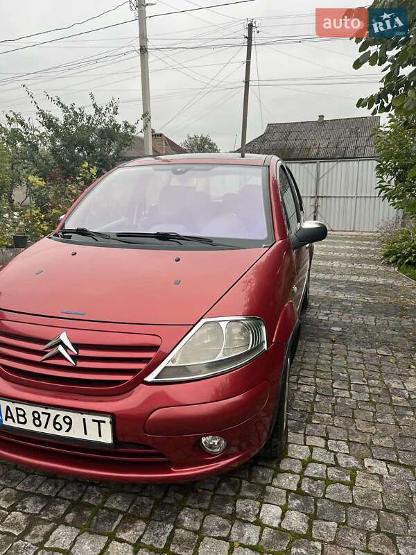 Хэтчбек Citroen C3 2003 в 