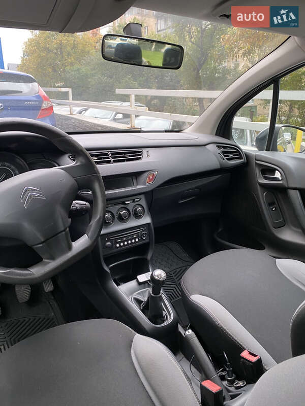 Хэтчбек Citroen C3 2011 в Вишневом