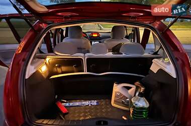 Хэтчбек Citroen C3 2004 в  фото 3 Хэтчбек Citroen C3 2004 в