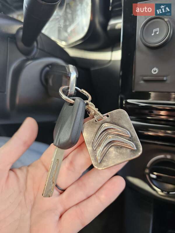 Хэтчбек Citroen C3 2020 в Каменском фото 40 Хэтчбек Citroen C3 2020 в Каменском