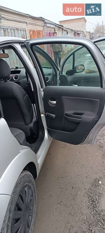 Хэтчбек Citroen C3 2009 в Луцке
