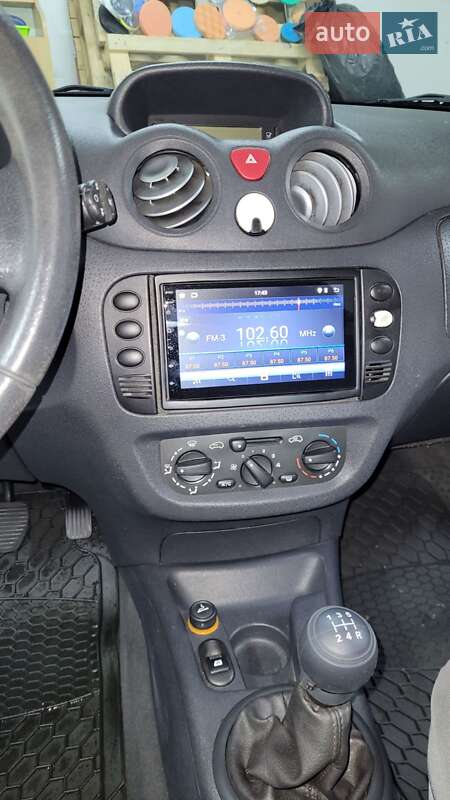 Хэтчбек Citroen C3 2004 в Ивано-Франковске