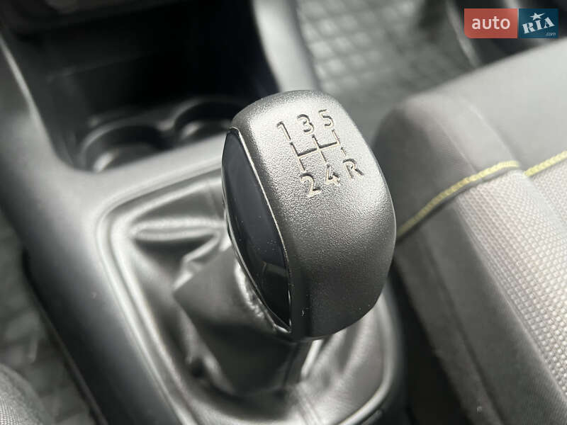 Хэтчбек Citroen C3 2017 в Кременчуге фото 21 Хэтчбек Citroen C3 2017 в Кременчуге