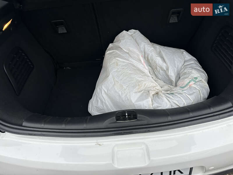 Хэтчбек Citroen C3 2015 в Ивано-Франковске фото 22 Хэтчбек Citroen C3 2015 в Ивано-Франковске