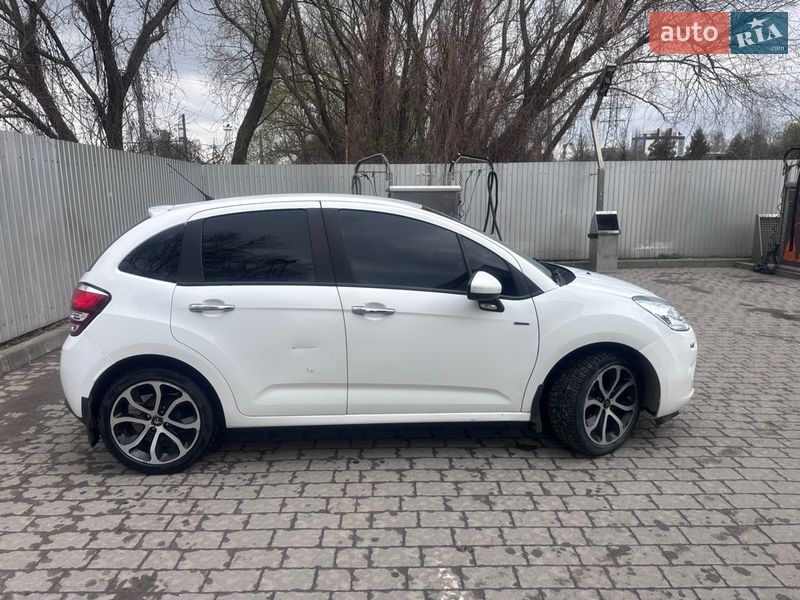 Хэтчбек Citroen C3 2015 в Львове