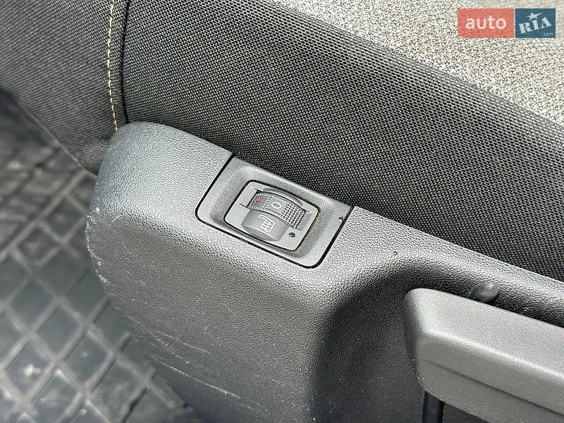 Citroen C3 2019 VIN VF7SXHNVTKT596749 фото оголошення 17 з 95