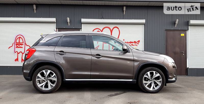 Позашляховик / Кросовер Citroen C4 Aircross 2012 в Києві