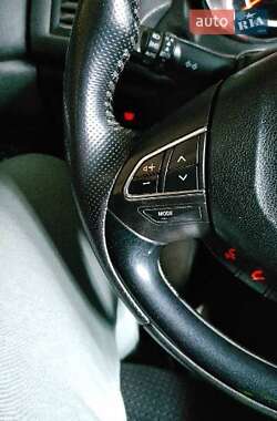 Внедорожник / Кроссовер Citroen C4 Aircross 2012 в 