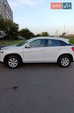 Внедорожник / Кроссовер Citroen C4 Aircross 2012 в 