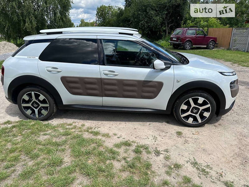 Внедорожник / Кроссовер Citroen C4 Cactus 2016 в 