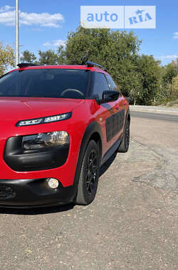 Внедорожник / Кроссовер Citroen C4 Cactus 2016 в 