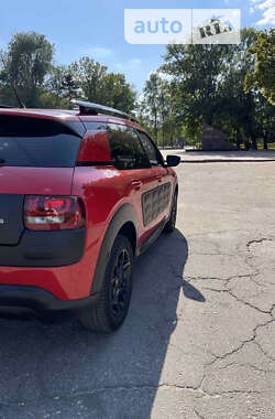 Внедорожник / Кроссовер Citroen C4 Cactus 2016 в 