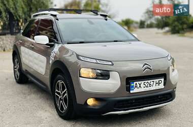 Внедорожник / Кроссовер Citroen C4 Cactus 2016 в 
