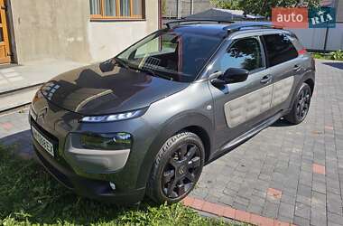 Внедорожник / Кроссовер Citroen C4 Cactus 2015 в 