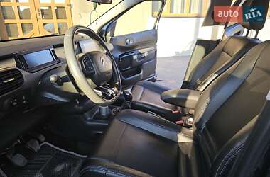 Внедорожник / Кроссовер Citroen C4 Cactus 2015 в 