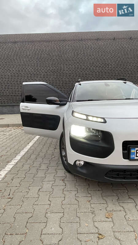 Внедорожник / Кроссовер Citroen C4 Cactus 2014 в Ужгороде