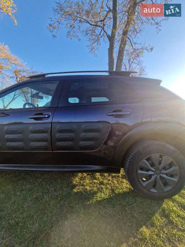 Внедорожник / Кроссовер Citroen C4 Cactus 2014 в Черновцах