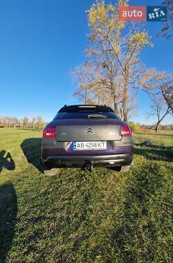 Внедорожник / Кроссовер Citroen C4 Cactus 2014 в 