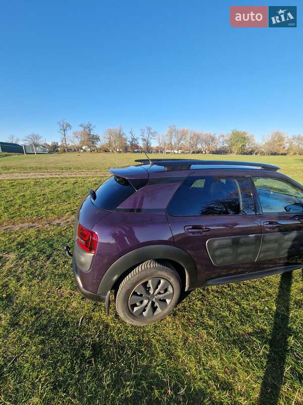 Внедорожник / Кроссовер Citroen C4 Cactus 2014 в Черновцах