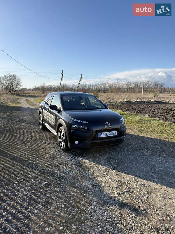 Внедорожник / Кроссовер Citroen C4 Cactus 2016 в 