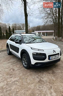 Внедорожник / Кроссовер Citroen C4 Cactus 2016 в 