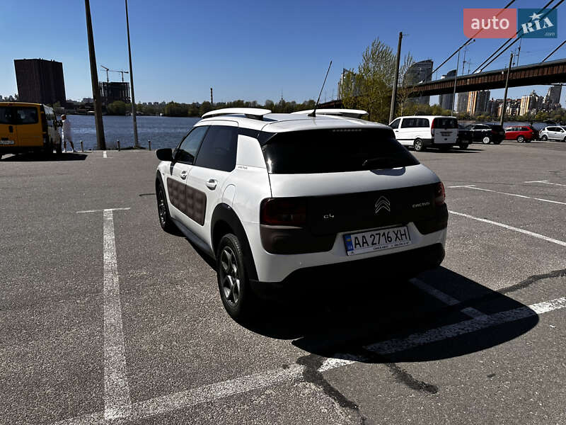 Внедорожник / Кроссовер Citroen C4 Cactus 2015 в Киеве
