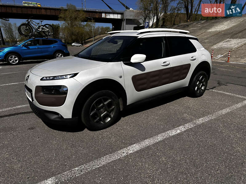 Внедорожник / Кроссовер Citroen C4 Cactus 2015 в Киеве