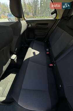 Внедорожник / Кроссовер Citroen C4 Cactus 2015 в 