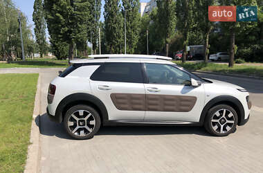 Внедорожник / Кроссовер Citroen C4 Cactus 2016 в 