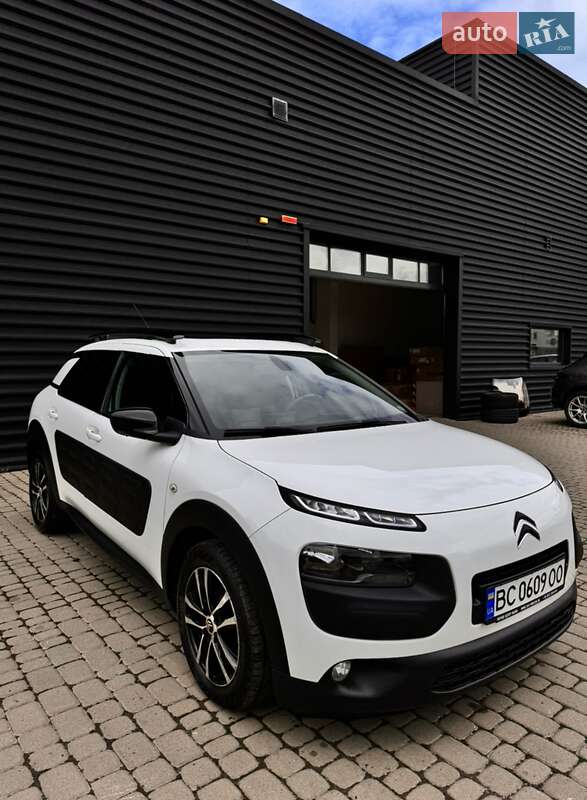 Внедорожник / Кроссовер Citroen C4 Cactus 2014 в 