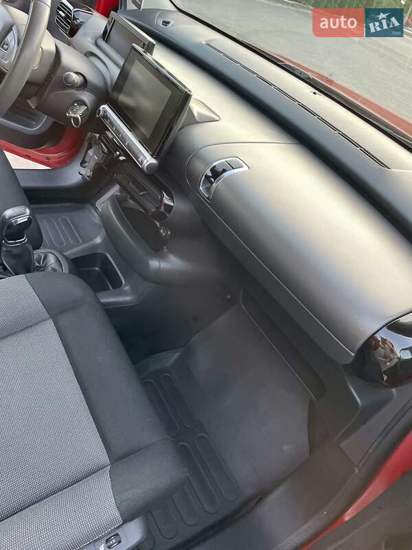 Внедорожник / Кроссовер Citroen C4 Cactus 2015 в Надворной