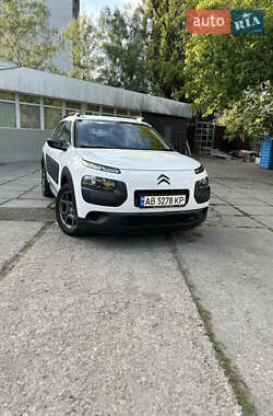 Внедорожник / Кроссовер Citroen C4 Cactus 2016 в 
