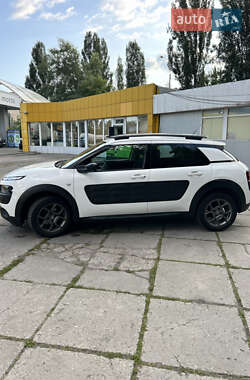 Внедорожник / Кроссовер Citroen C4 Cactus 2016 в 