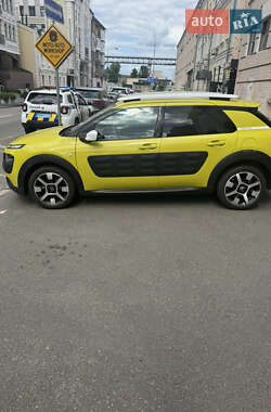 Внедорожник / Кроссовер Citroen C4 Cactus 2016 в 