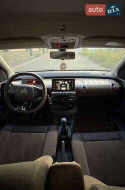 Внедорожник / Кроссовер Citroen C4 Cactus 2015 в 