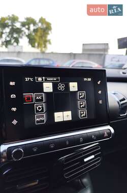 Внедорожник / Кроссовер Citroen C4 Cactus 2015 в 