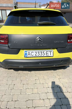 Позашляховик / Кросовер Citroen C4 Cactus 2017 в 