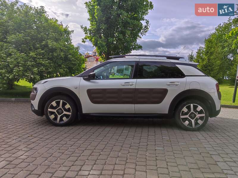 Внедорожник / Кроссовер Citroen C4 Cactus 2014 в 