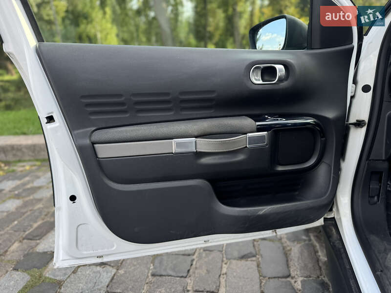 Внедорожник / Кроссовер Citroen C4 Cactus 2016 в Киеве