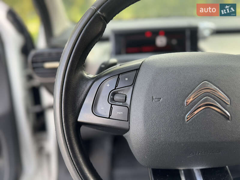 Внедорожник / Кроссовер Citroen C4 Cactus 2016 в Киеве